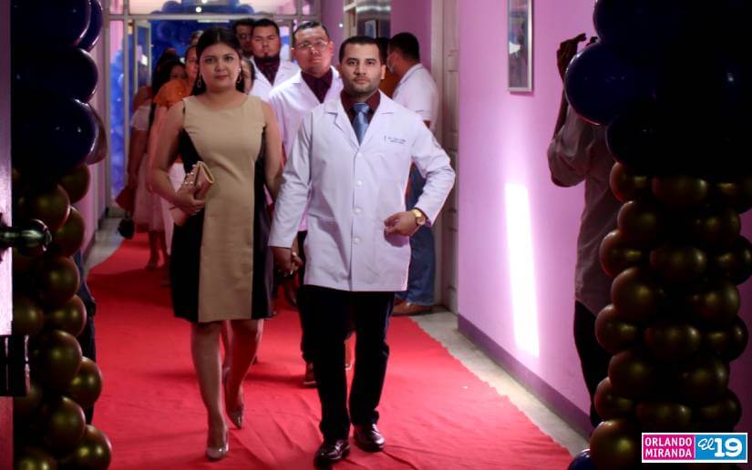 graduaciuon-medicos-especislistas